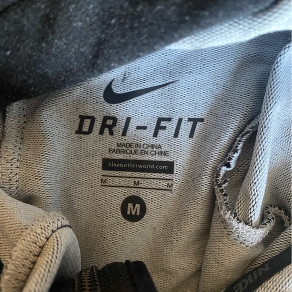 Men’s Nike zip-up - Picture 5 of 5